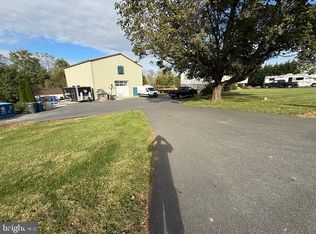 65 Campbell Rd, York, PA 17402