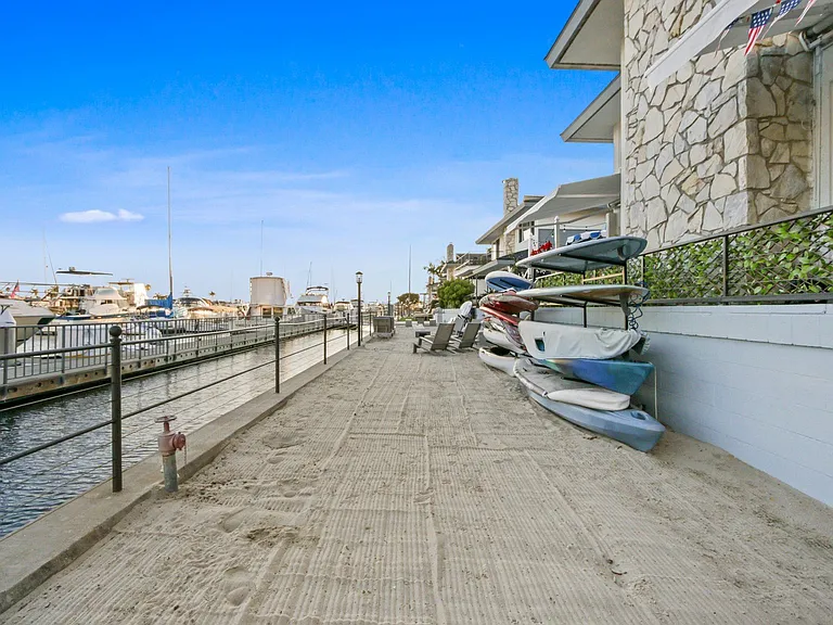 The Waterfront — Photo 180