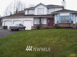 2016 11th St SW, Puyallup, WA 98371