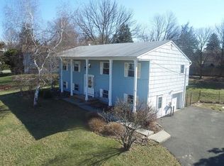 11 Scott Dr, Middletown, NY 10941