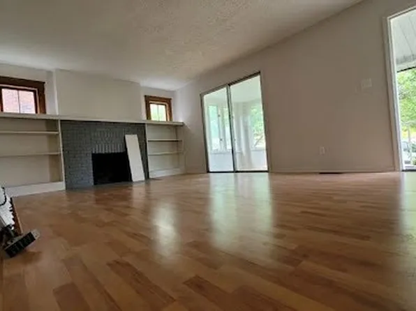124 Russell Ave, Niles, OH