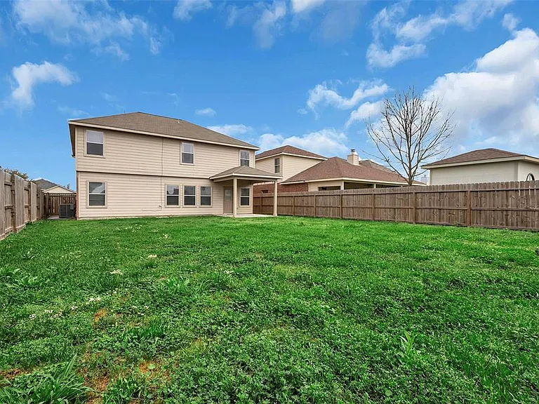 146 Horn Ct — Photo 2