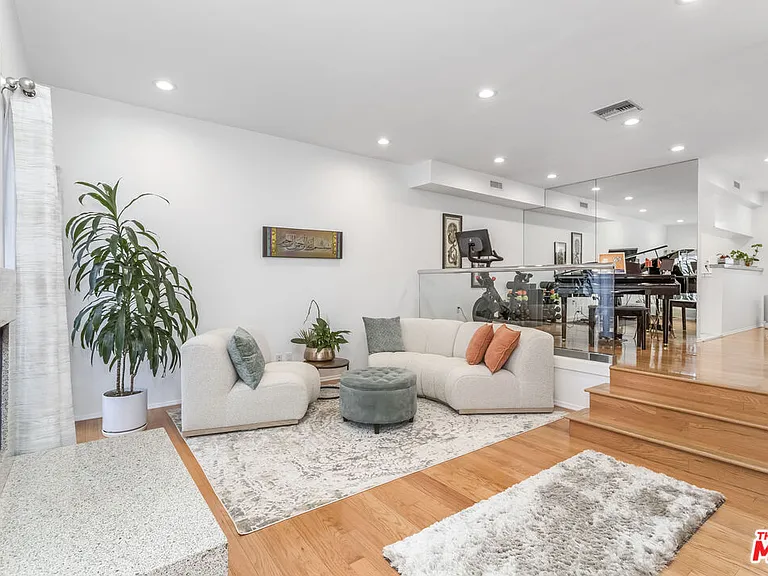 802 Washington Ave — Photo 4