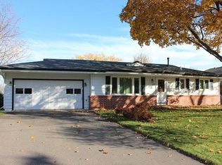 37 14th Ave SW, New Brighton, MN 55112