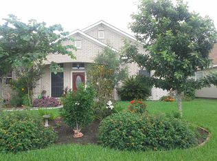 208 Sam Houston Dr, El Campo, TX 77437