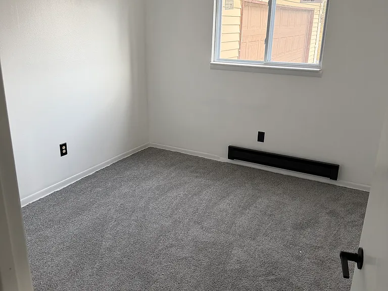 4837 W Bancroft St — Photo 44