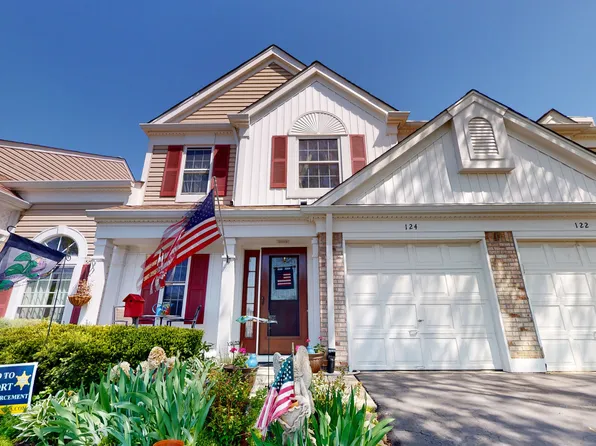 124 W 67th St, Westmont, IL 60559