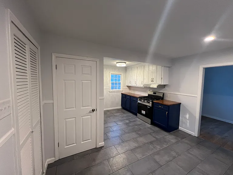 3052 Kendale Dr — Photo 3