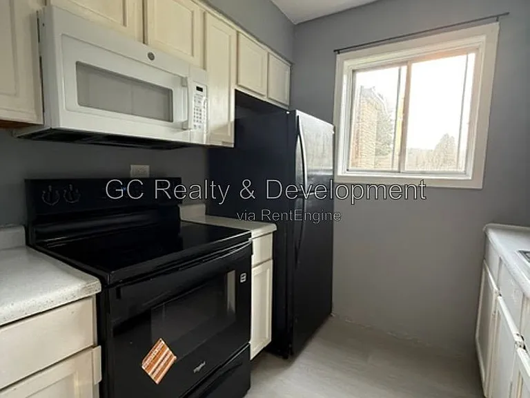 328 Wilson Ave #A — Photo 6