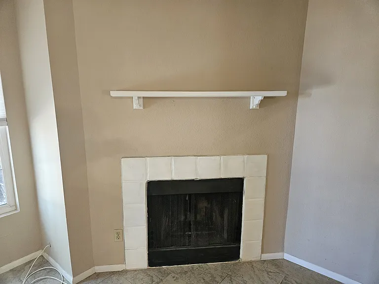 1055 W 5th St #2 — Photo 13