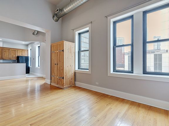 5th image of 166 W Grand Ave APT 2B
