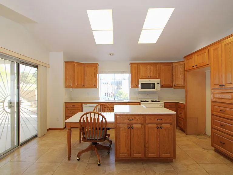 10770 Deerfield Dr — Photo 8