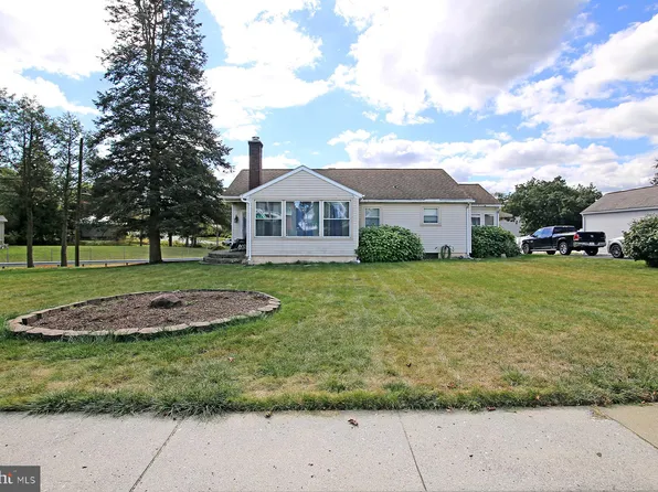 537 State Dr, Lebanon, PA 17042