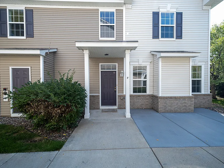 10930 Fergus St NE #F — Photo 3