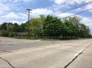 26231 Franklin Rd, Southfield, MI 48033