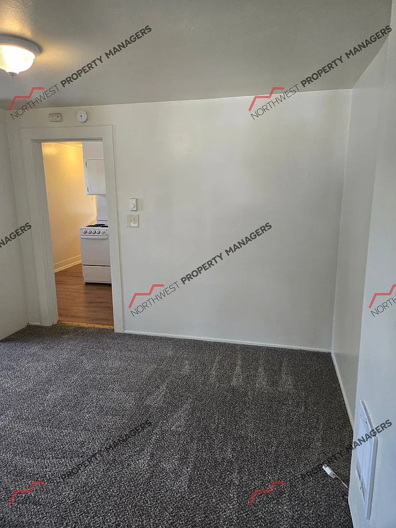 r177c — Photo 4