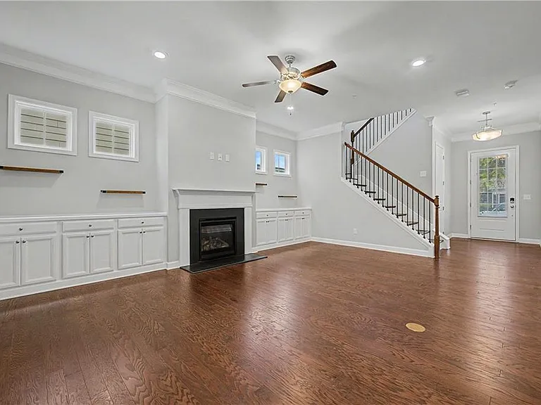 165 Mansfield Dr — Photo 6