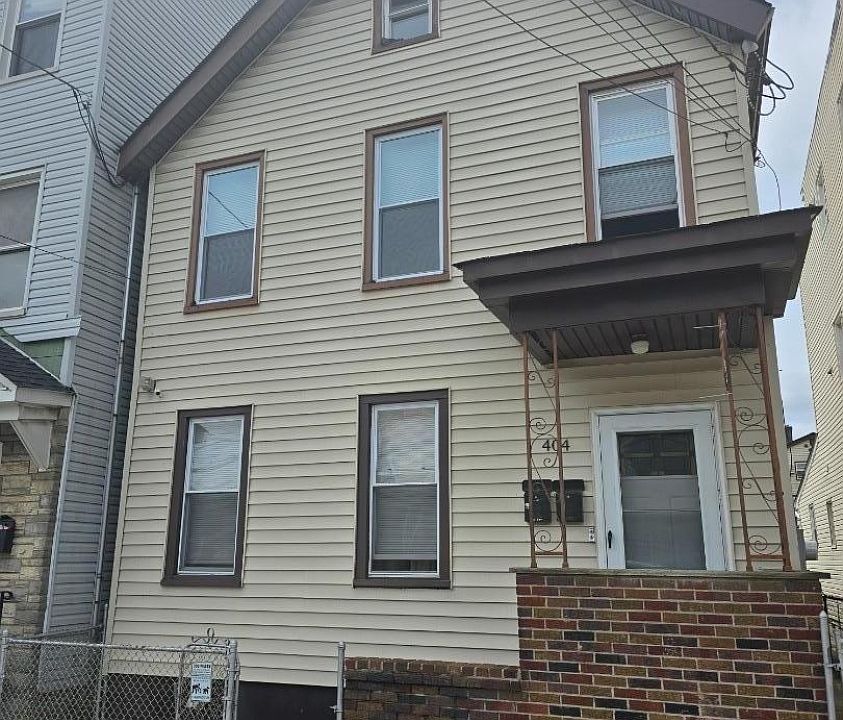 1st image of 404 N 2nd St