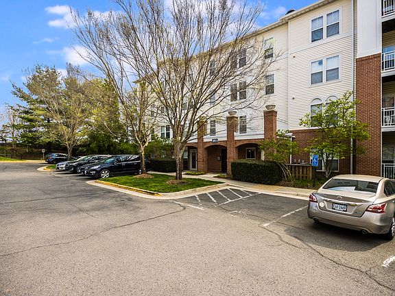 2nd image of 2911 Deer Hollow Way Unit 119