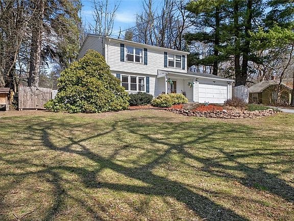 2nd image of 52 Chestnut Ridge Rd