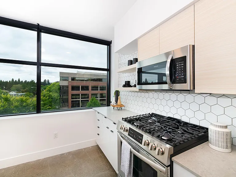 Angelo Tower furnished kitchen