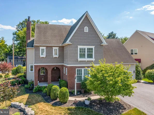 2536 Starbrush Dr, East Petersburg, PA 17520
