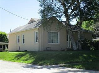 1217 W 11th St, Waterloo, IA 50702