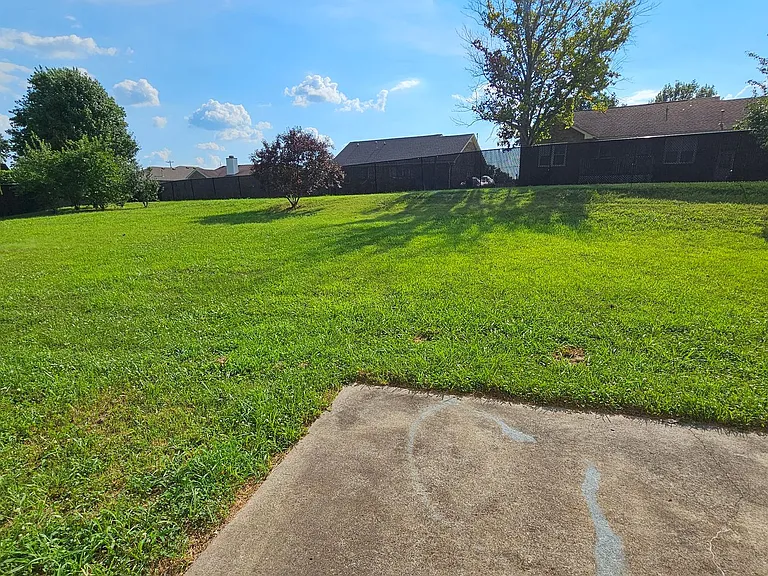 938 Lindsey Dr — Photo 13