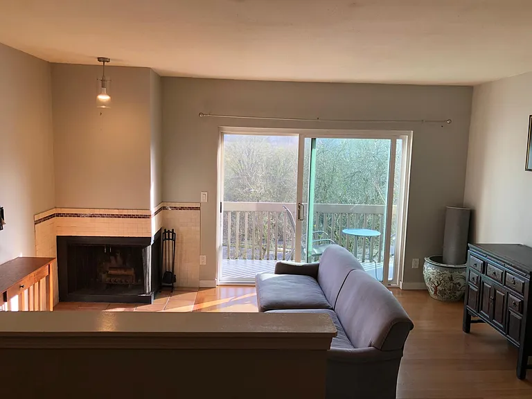2334 NE 102nd St #302 — Photo 3