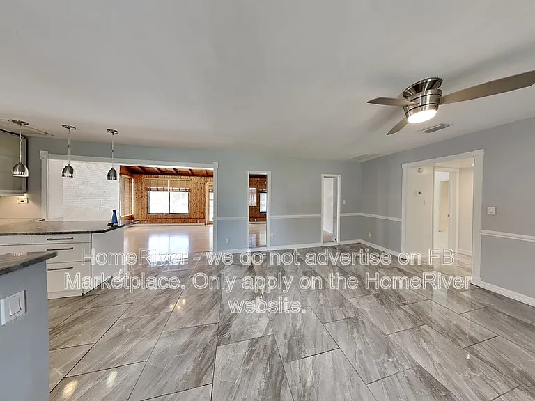 2105 Gold Ave — Photo 5