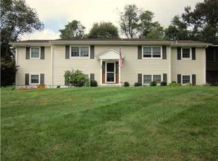 29 Raymond Ave, Chestnut Ridge, NY 10977