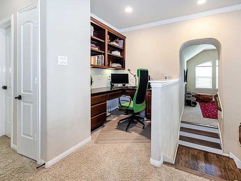 6 Camplight Ct — Photo 29
