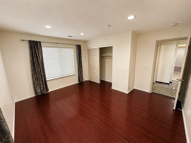 621 Marbella Ct — Photo 27