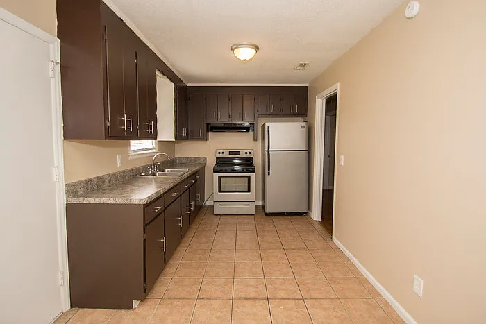 1707 Long Shadow Ln — Photo 2