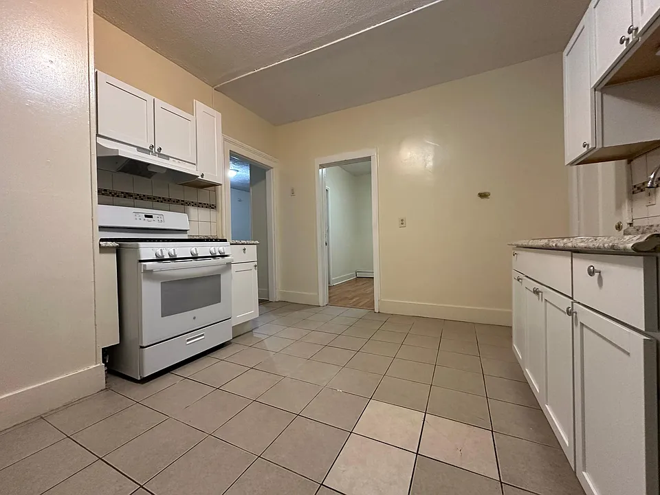 640 Howard Ave #2