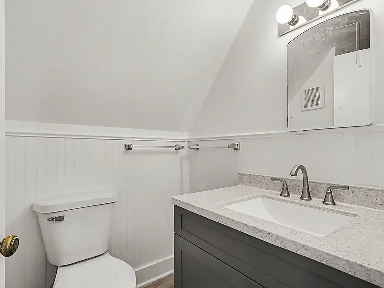 936 W Kalamazoo Ave — Photo 12