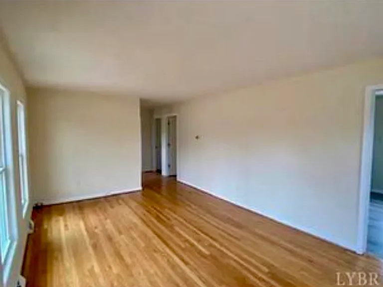 1204 Wards Ferry Rd — Photo 2