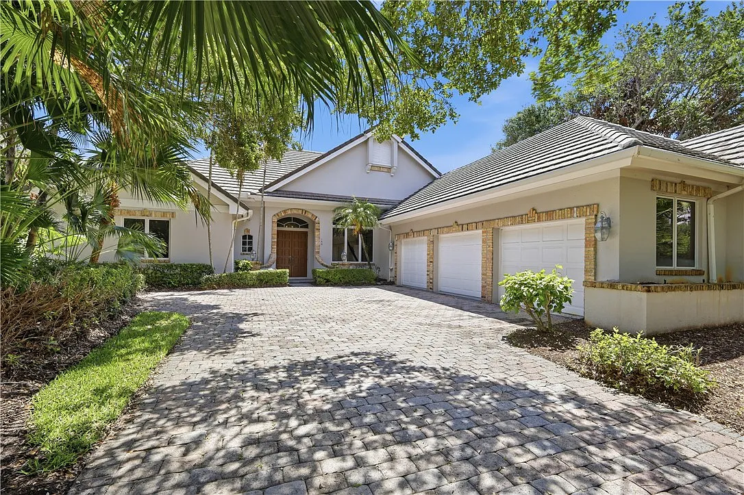 3 bed, 2.5 bath, 2601 sqft, $7,500 — Photo 1