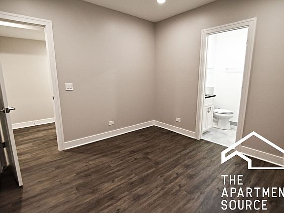 4th image of 3212 N Halsted St #G