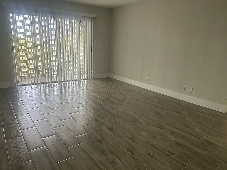 1500 Crescent Cir #B-211 — Photo 5