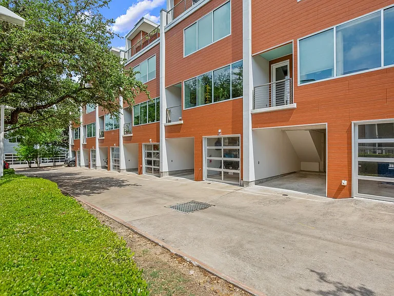 2301 S 5th St #32 — Photo 31