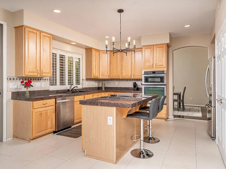 4506 E Robin Ln — Photo 10