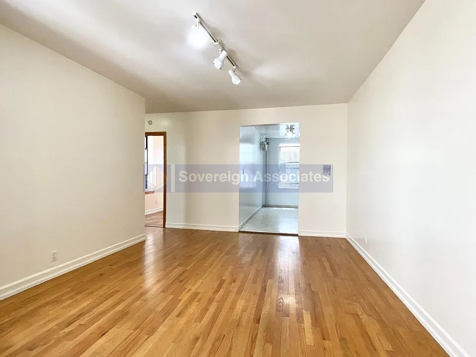 10 Adrian Ave #3B