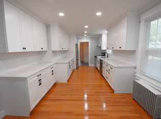 42 Kay Blvd, Newport, RI 02840