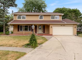 5S681 Heather Ct, Naperville, IL 60540