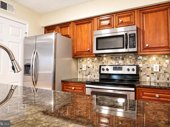 1524 Lincoln Way APT 222, McLean, VA 22102