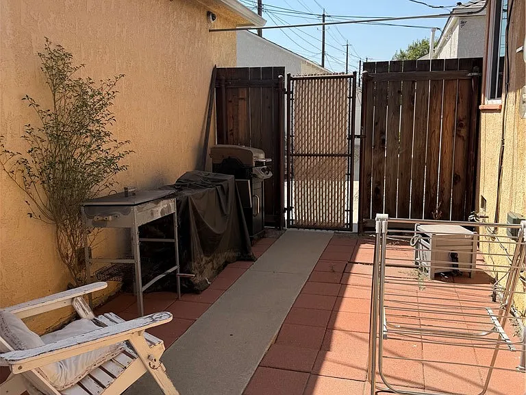 1340 N Buena Vista St #A — Photo 5