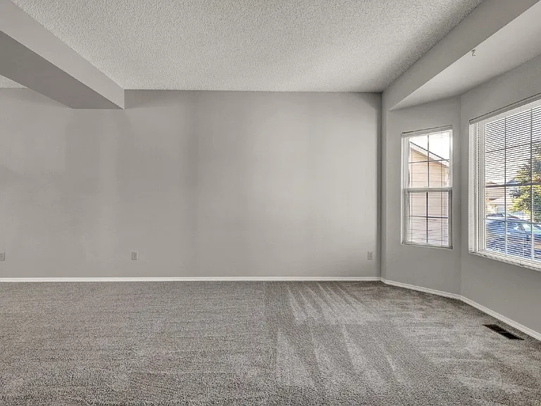 8720 Massey Cir — Photo 4