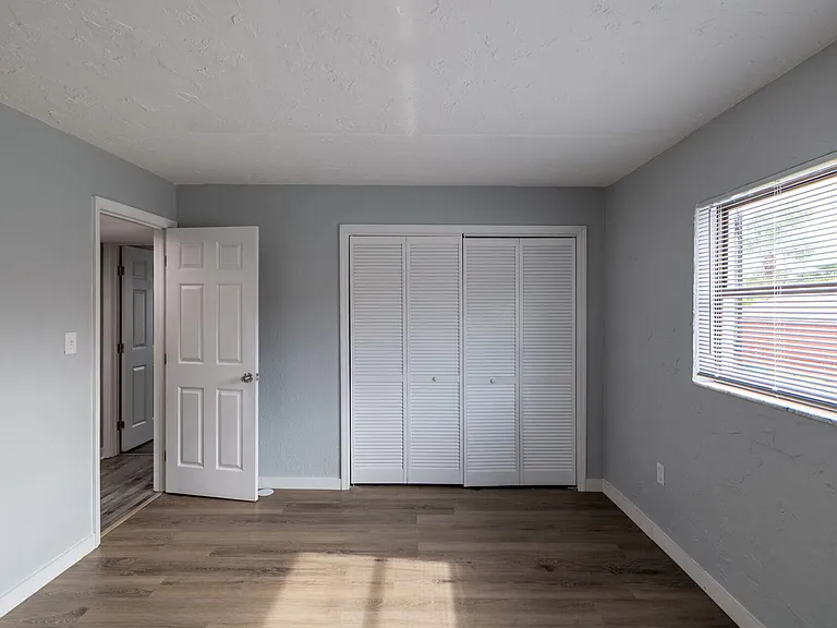 Coral Harbor Apartments — Photo 11
