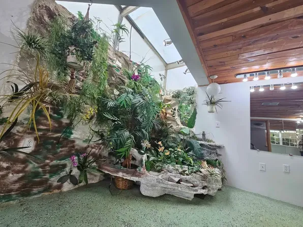 327 Superior Ave, Sheboygan, WI 53081